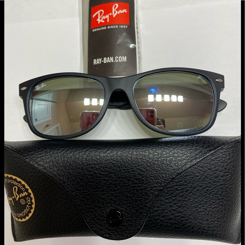 Brand New Ray-Ban Sunglasses.